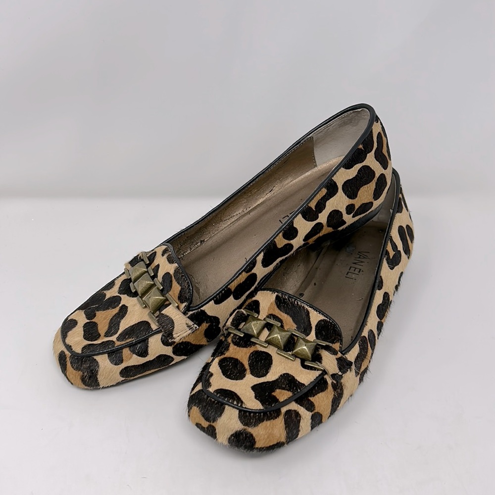 Vaneli Black Tan Leopard Fur Gold Chain Closed Toe Flat Loafers Size 7